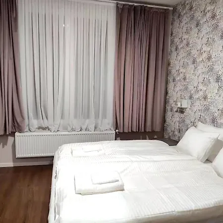 Center Location 1br Near Station! Apartment
