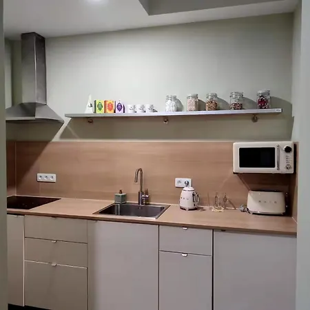 Center Location 1br Near Station! Apartment *