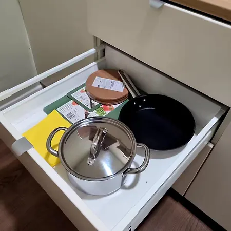 Center Location 1br Near Station! Antwerp